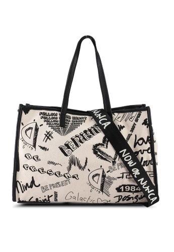 Buy Desigual Casual Shopper Bag 2021 Online Zalora Singapore These desigual shopping bags are wonderfully spacious and fabulously comfy to carry. zalora singapore