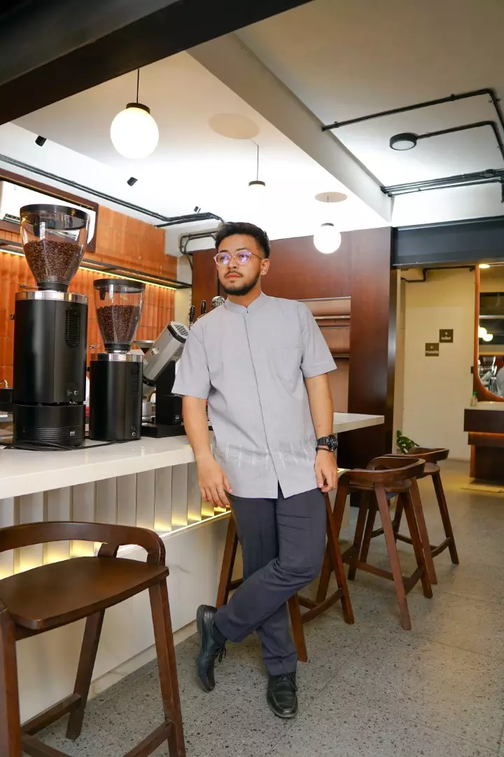 KALIVI Menswear Brown - Baju Koko Pria Lengan Pendek - Bahan Cotton Dobby