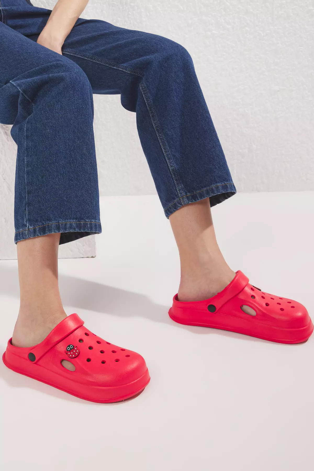 Red Ladybug Figured Light Sole Women's Eva Closed Front Sandals Slippers Takss25Sd00034