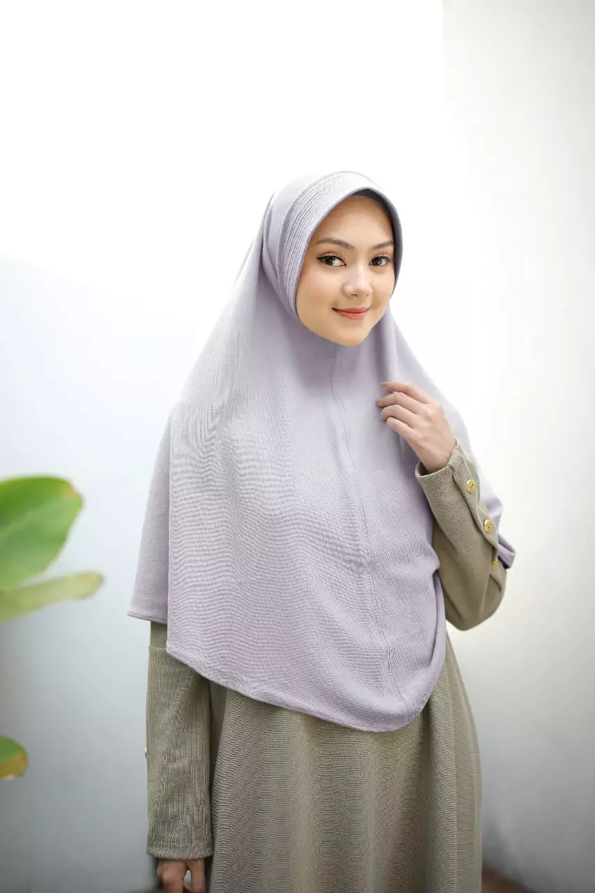 Alayya Bergo Knit | Hijab Instan | Kerudung Pad - Purple Oil
