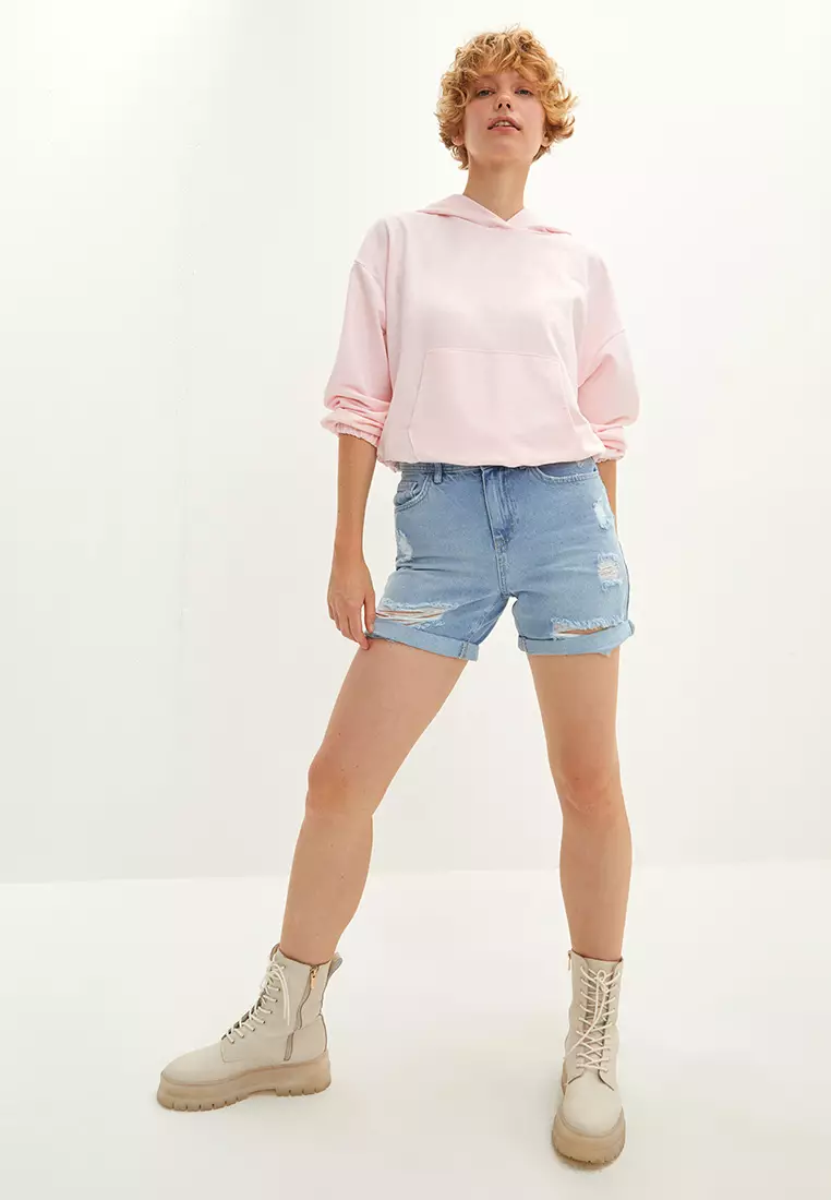 Ripped boyfriend shorts top