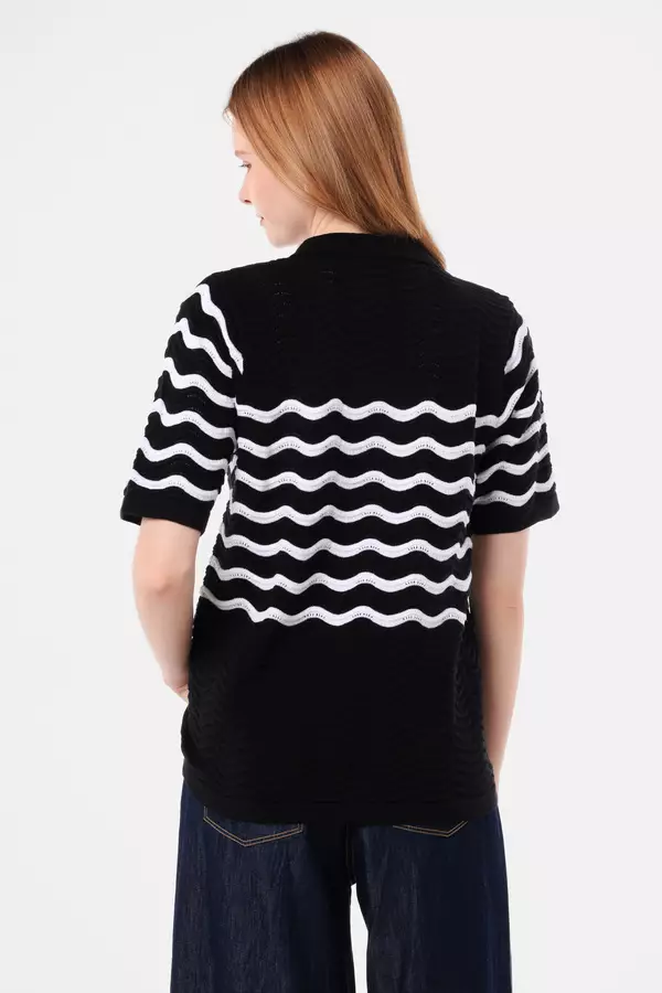 MINIMAL - Venna - Kemeja Rajut Motif Garis - Black Colour Black