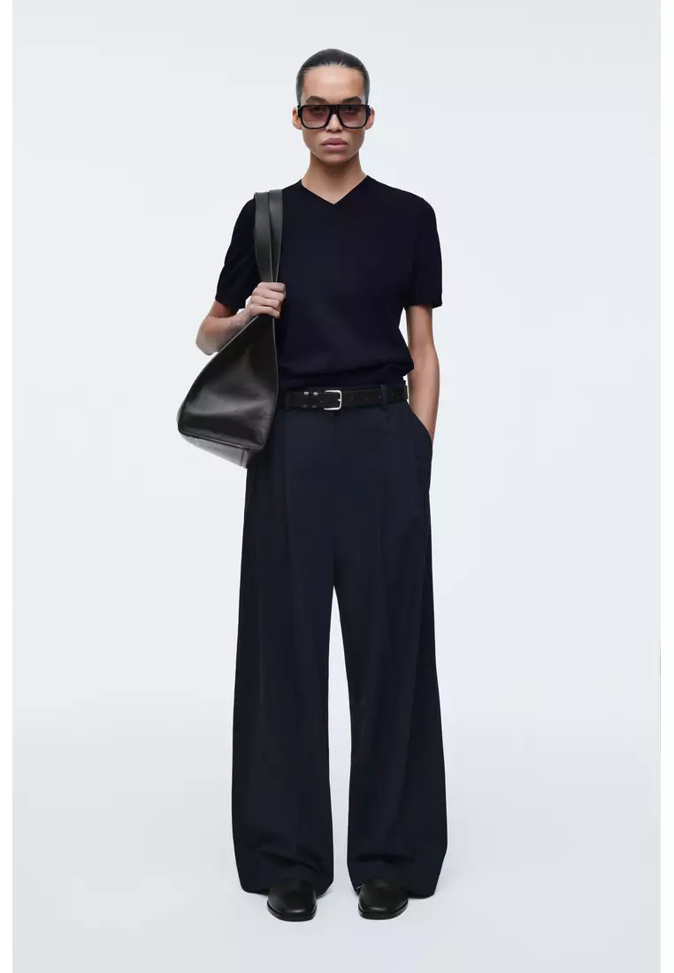 KNITTED COTTON V-NECK T-SHIRT