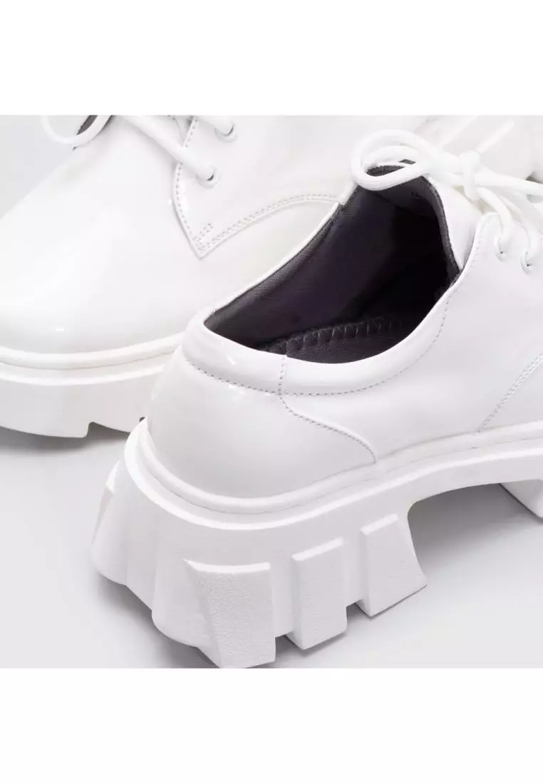 Adorableprojects - Denitta Oxford White