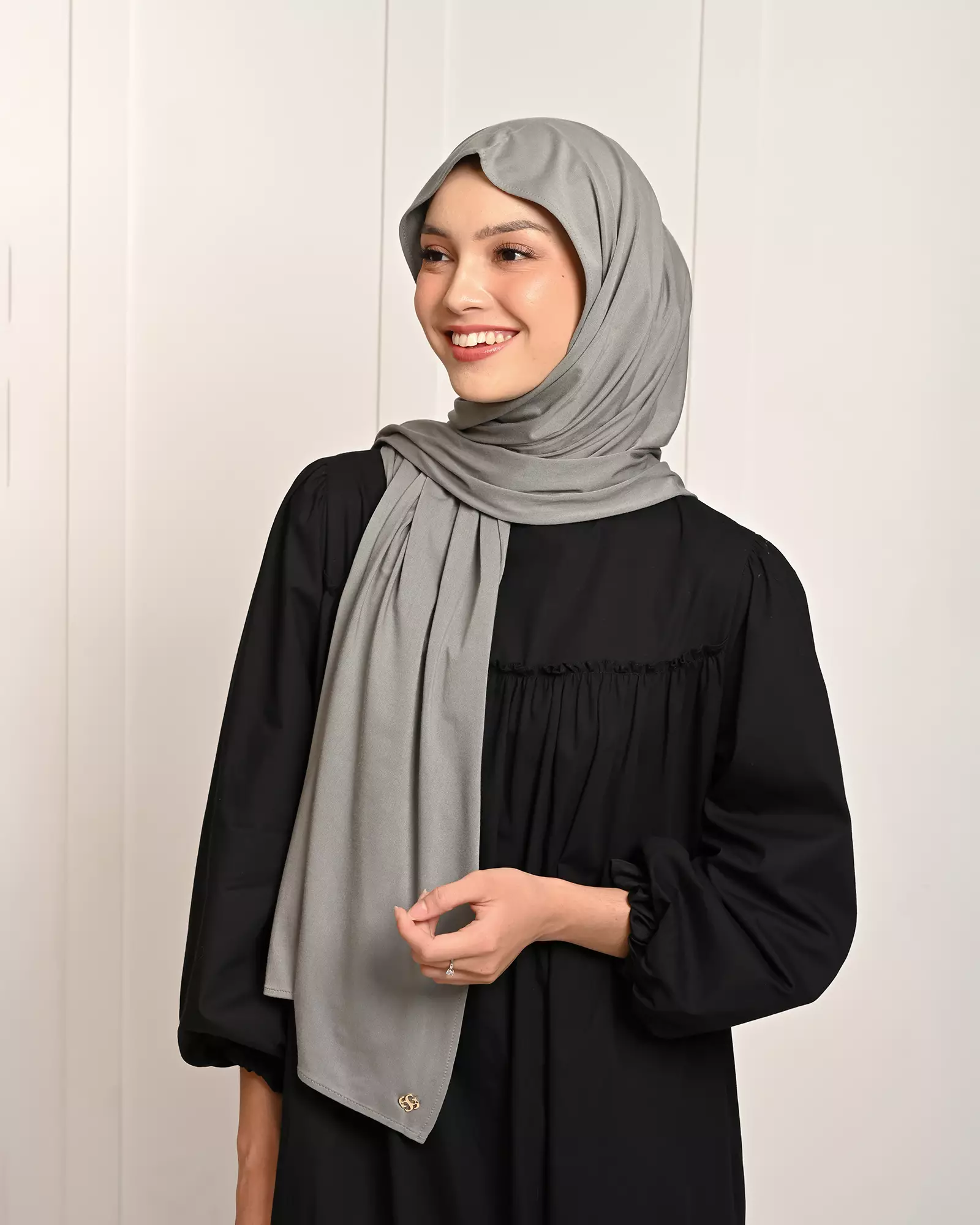 Geulis.id JESSIE EVERYDAY SHAWL (10 warna) Hijab - GREY
