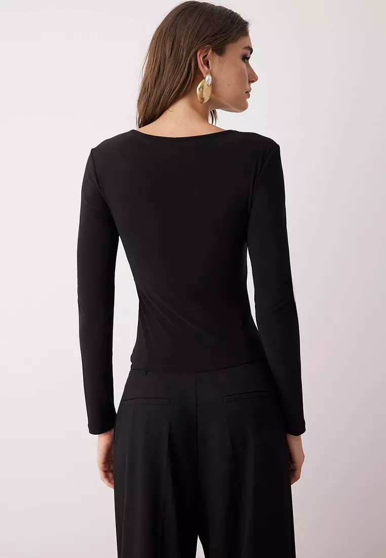 Black Crew Neck Low Cut Detail Knitted Sandy Party Blouse