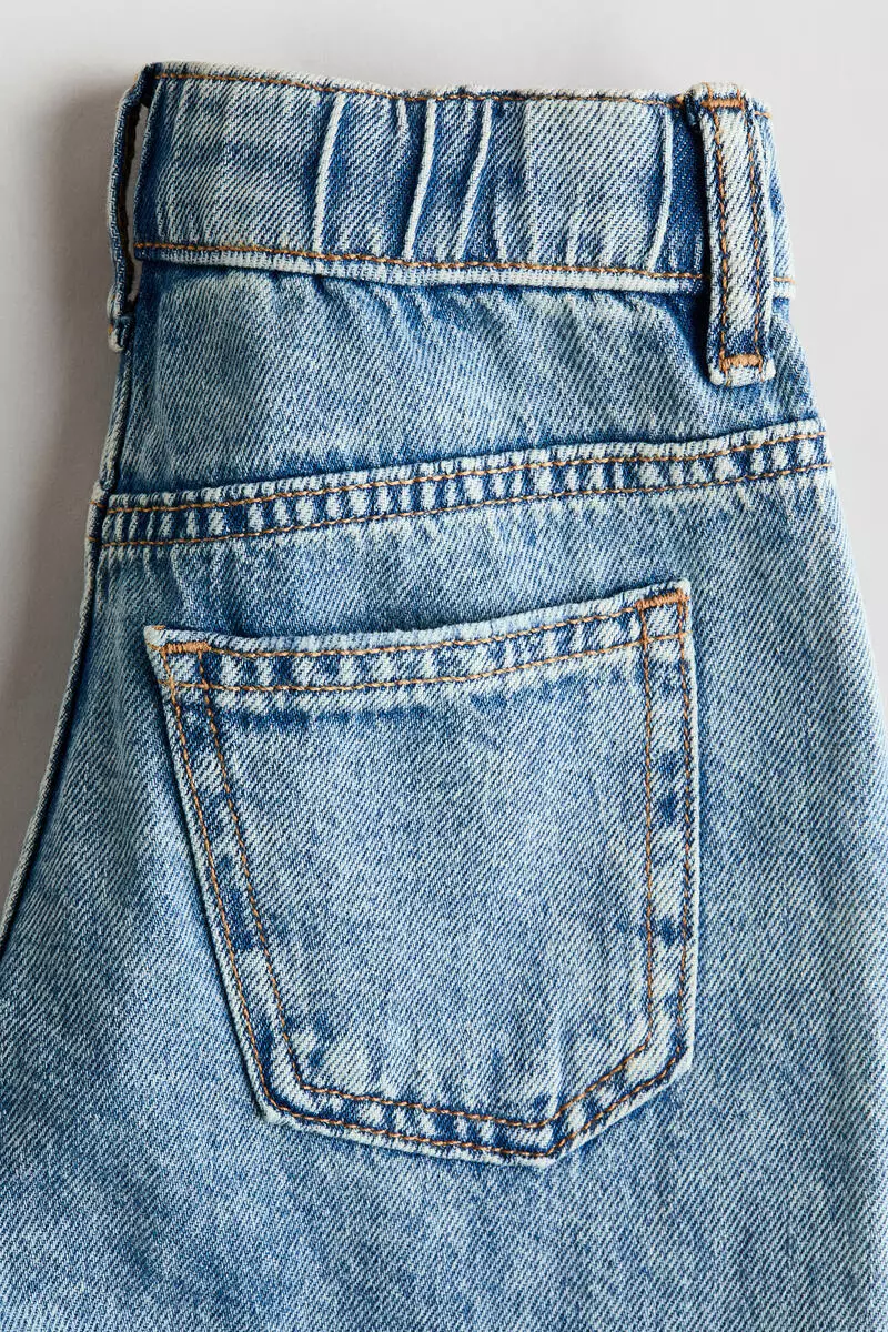 Loose Fit Barrel Jeans