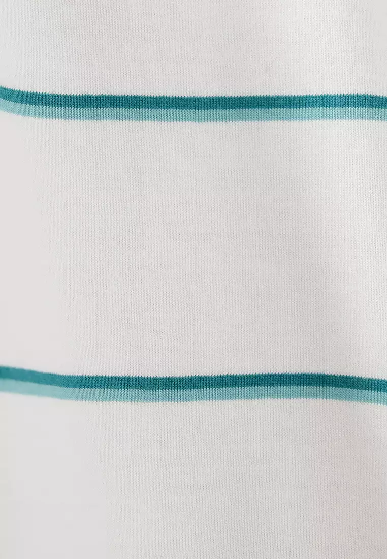 Cropped Fit Graphic T-Shirt