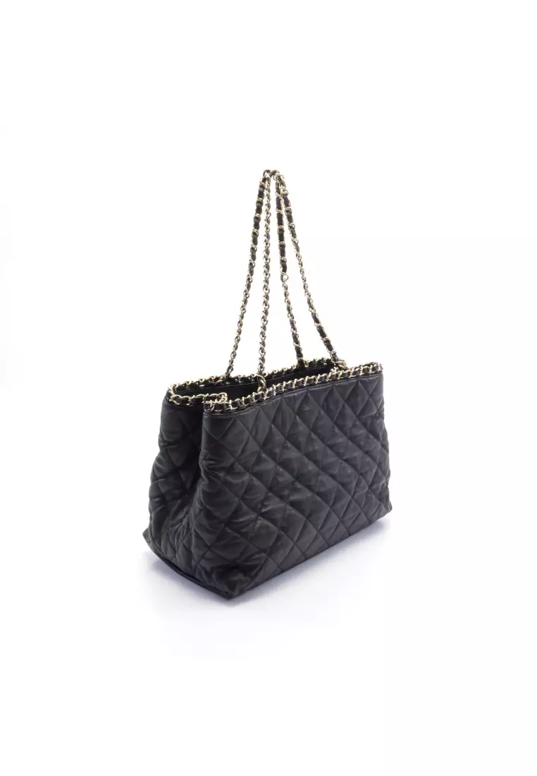 Black handbag chain sales