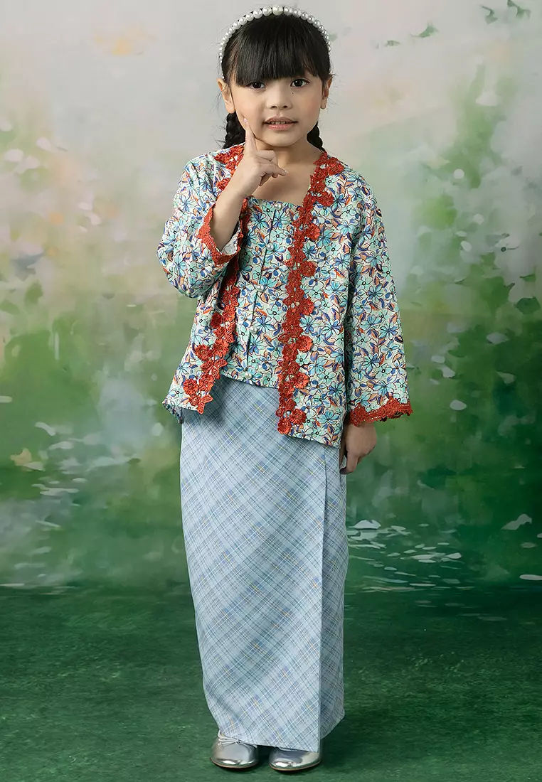 Eryna Kebaya with skirt