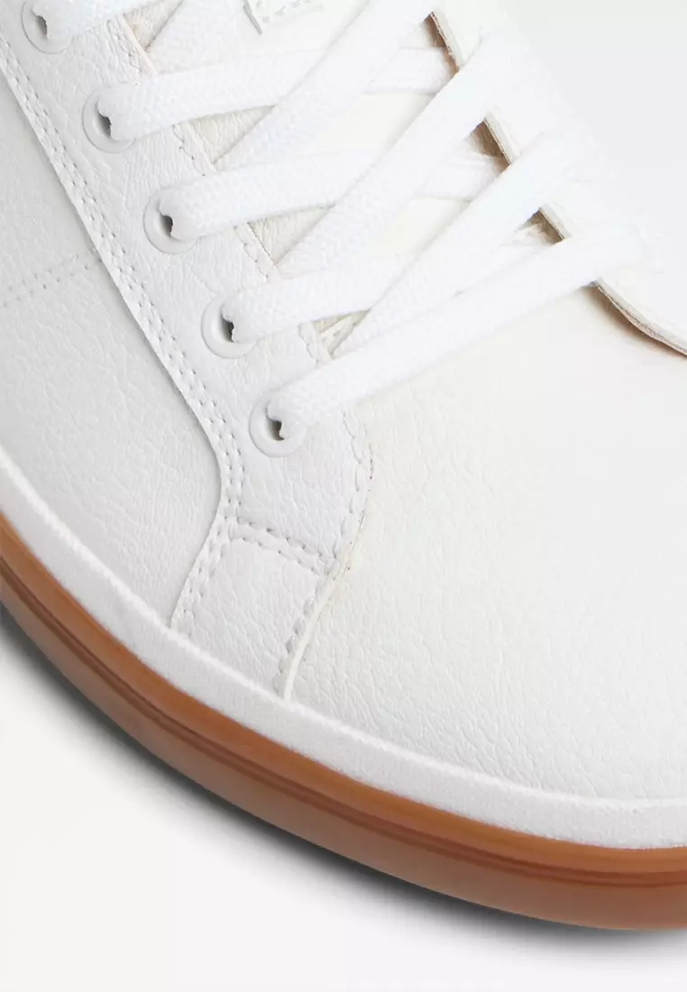 Finespec Low-Top Sneakers