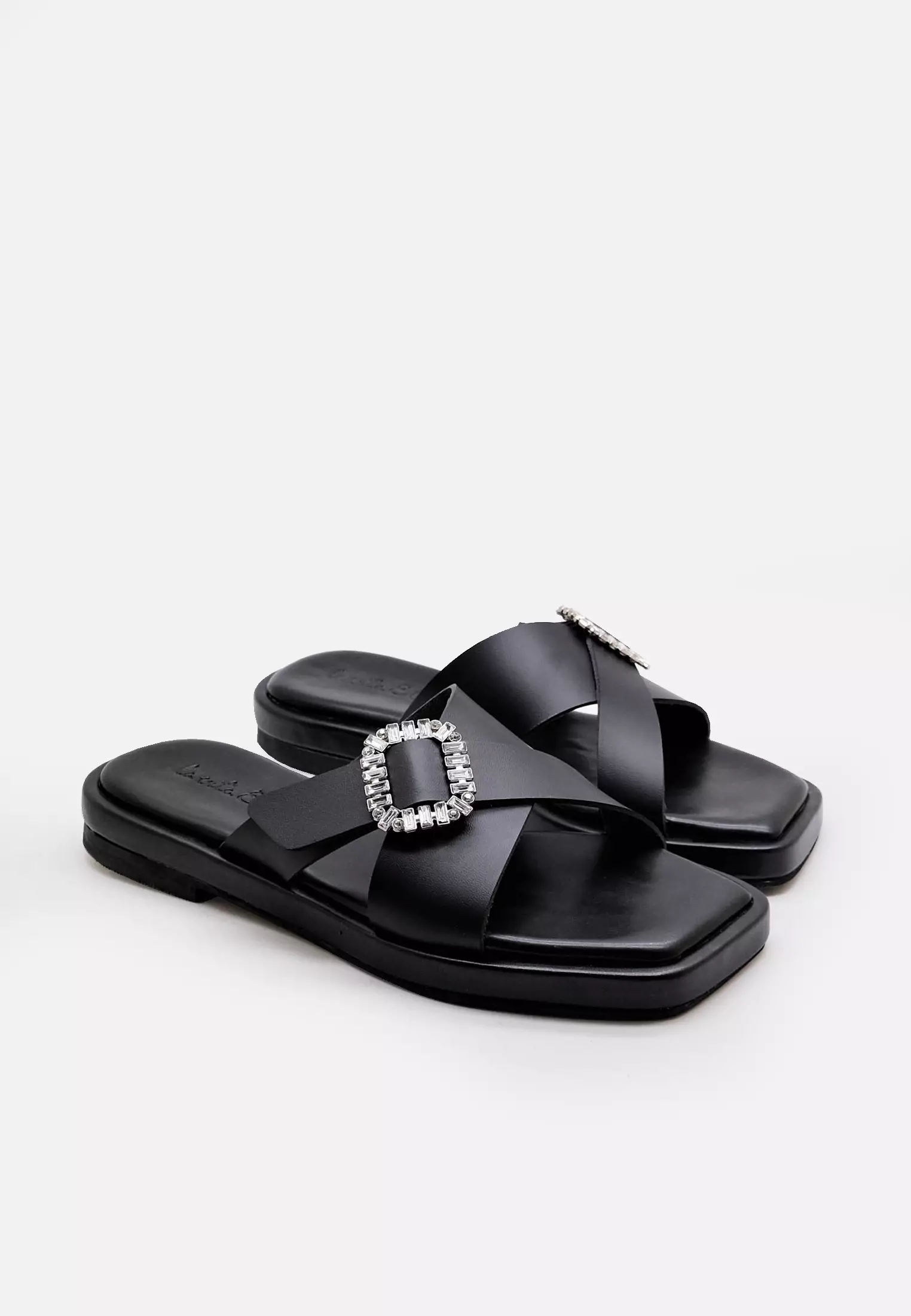 Millie Crystal Sandal Flat Wanita