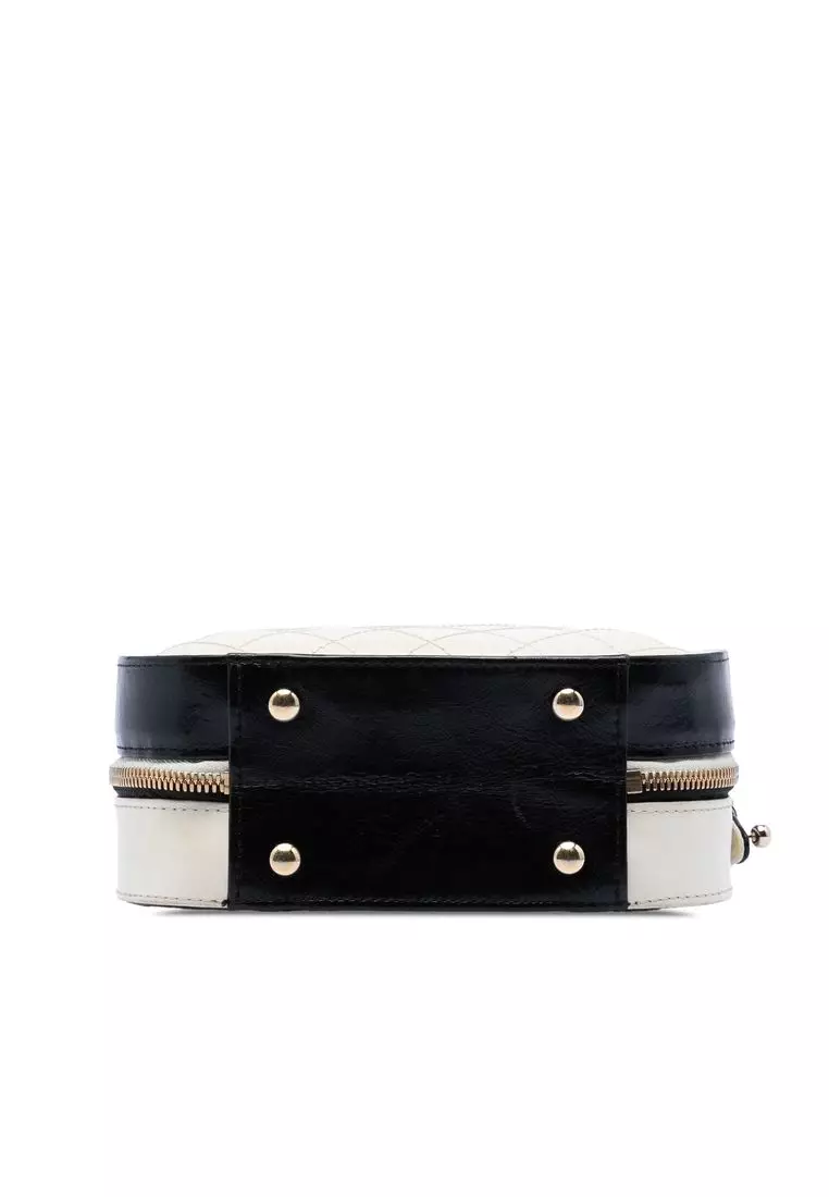 Pre-Loved Chanel Small Cc Crumpled Calfskin Vanity Case