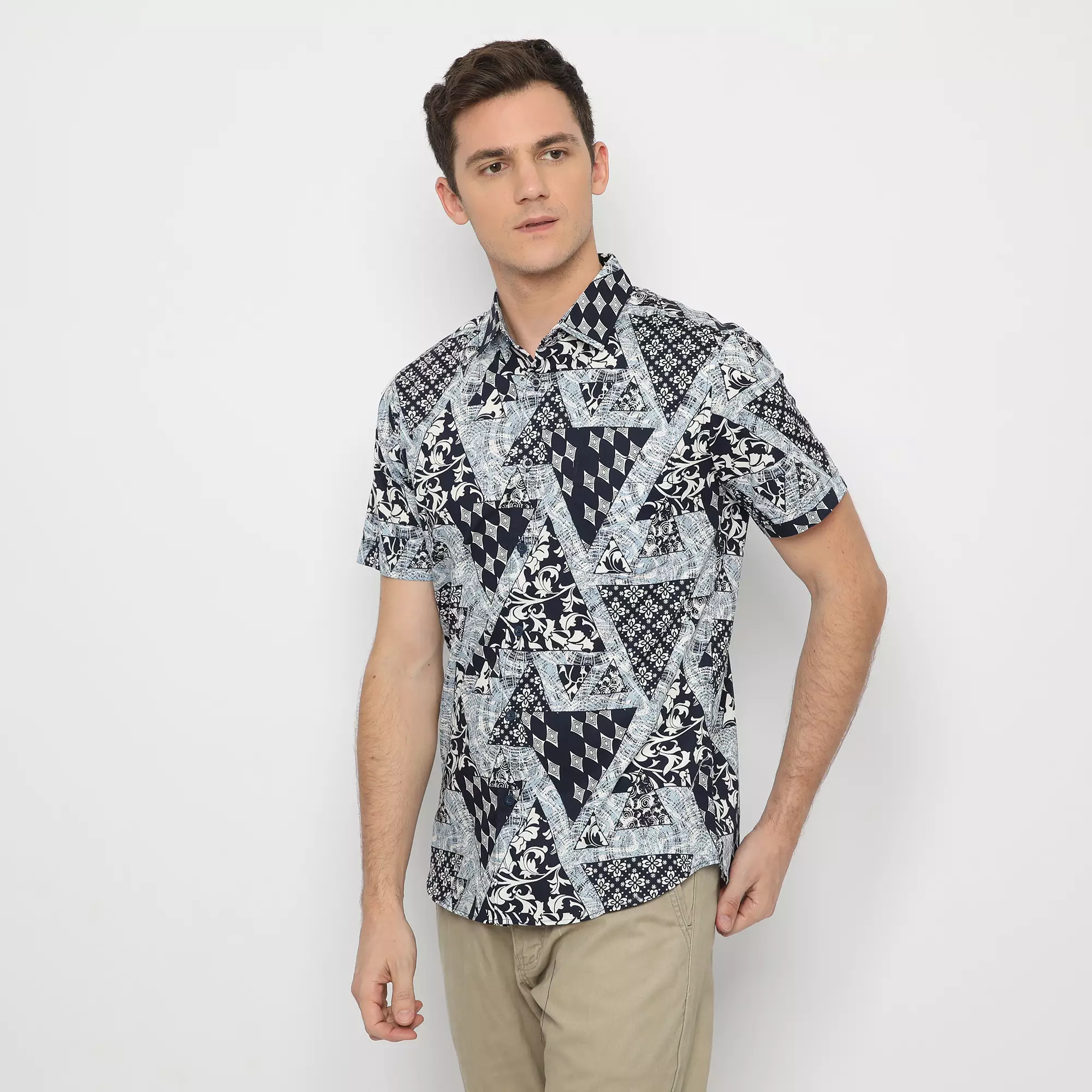 Platini Kemeja Batik Pria Lengan Pendek Katun Navy Biru 73171