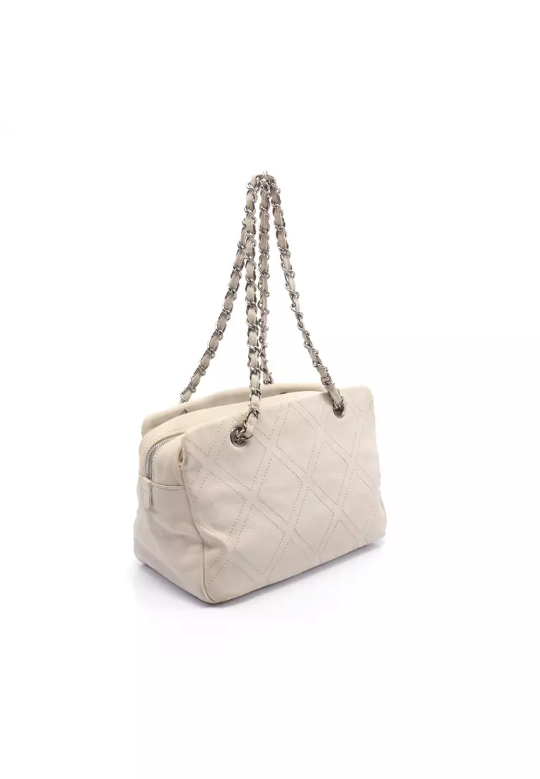 Chanel diamond stitch discount bag