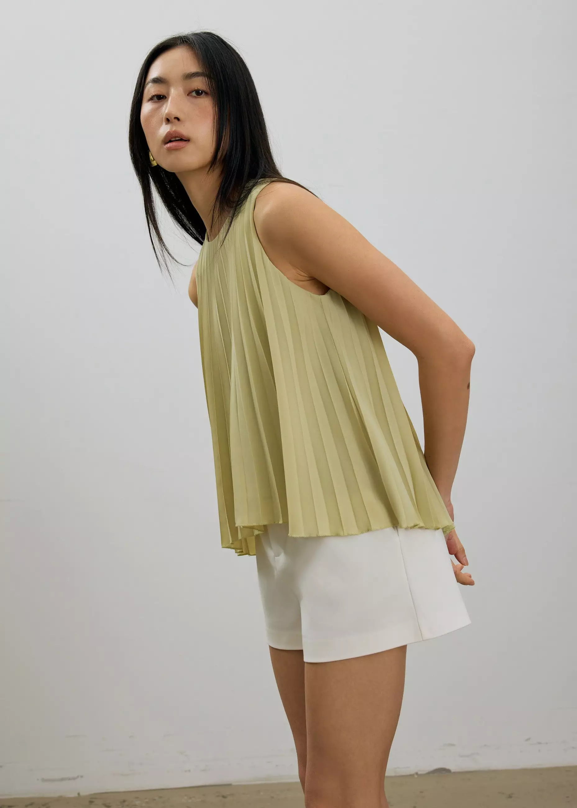 Atasan Wanita - Wei Sunray Pleated Trapeze Shell Top