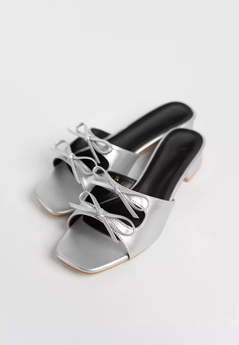 Valeria Glossy Ribbon Mules