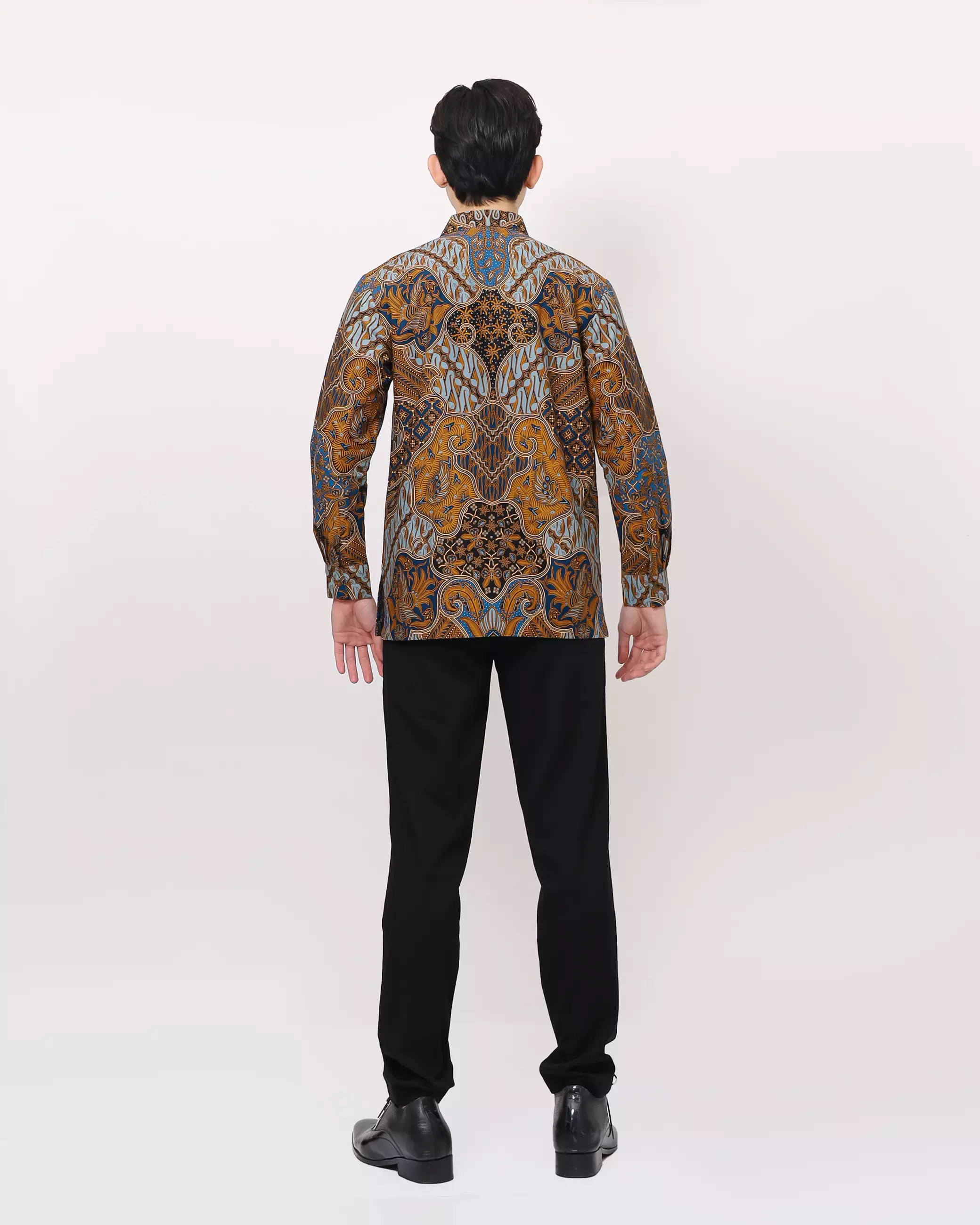 Kemeja Batik Lengan Panjang Motif Sekar Jagad Berseri