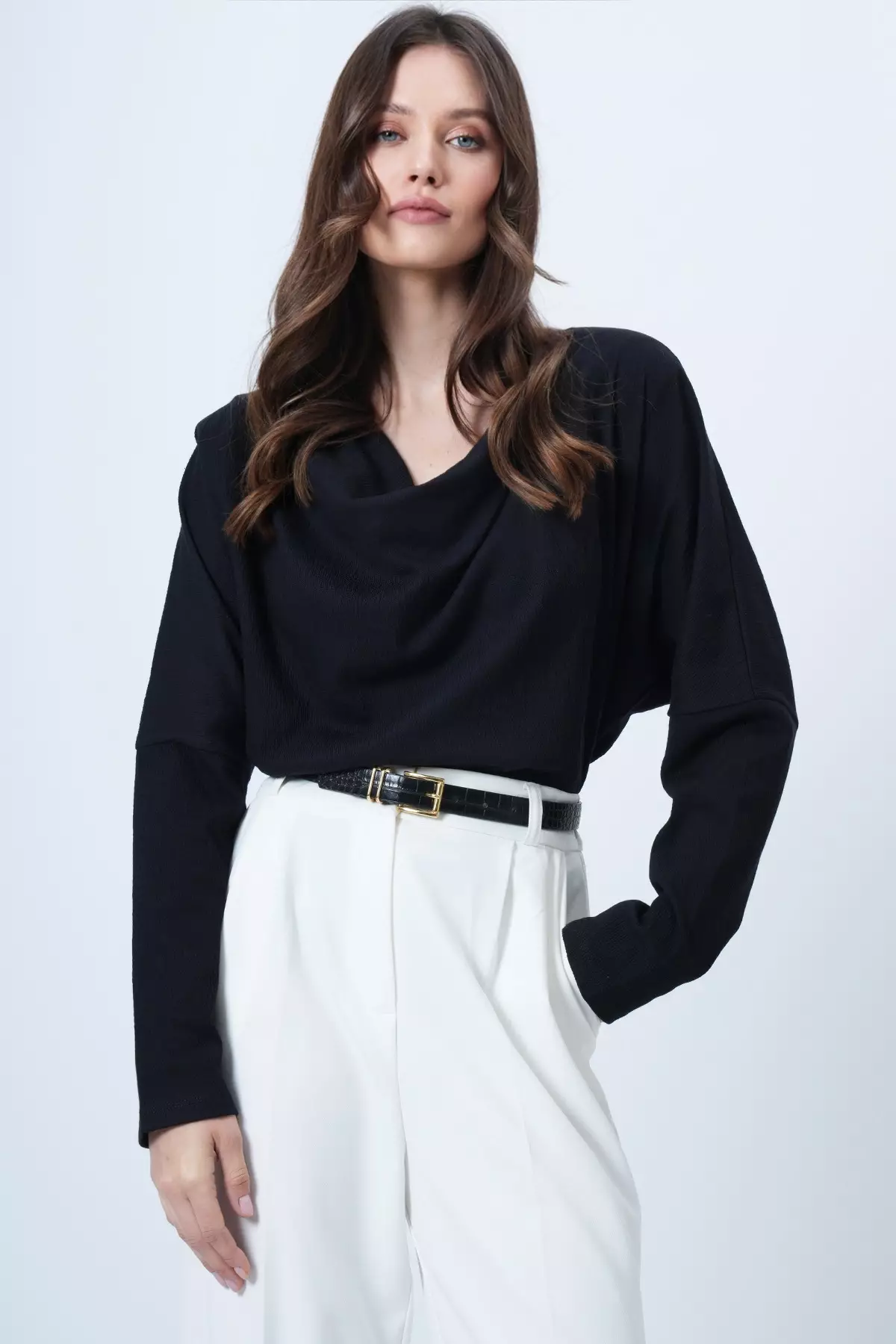 Black-1 Degaje Collar Wide Cut Knitted Blouse Alc-X13126