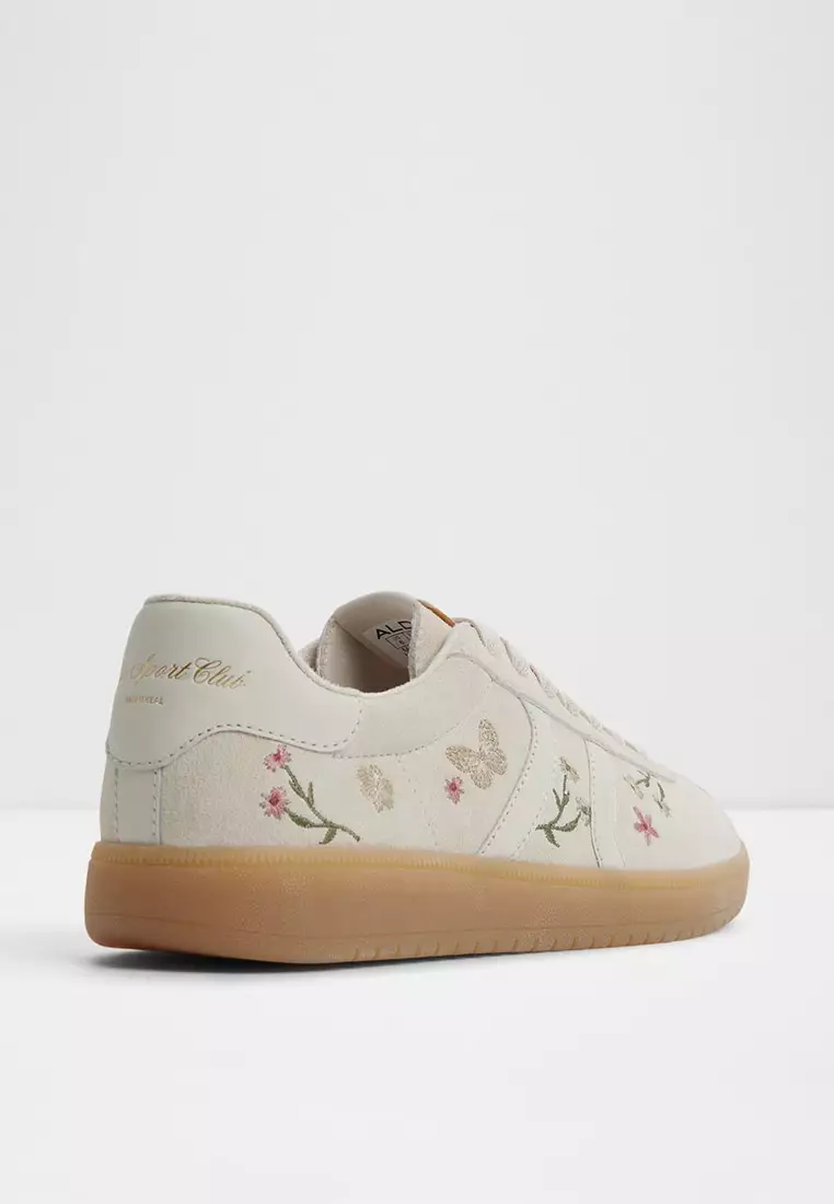 Chicsneaker Low-Top Sneakers