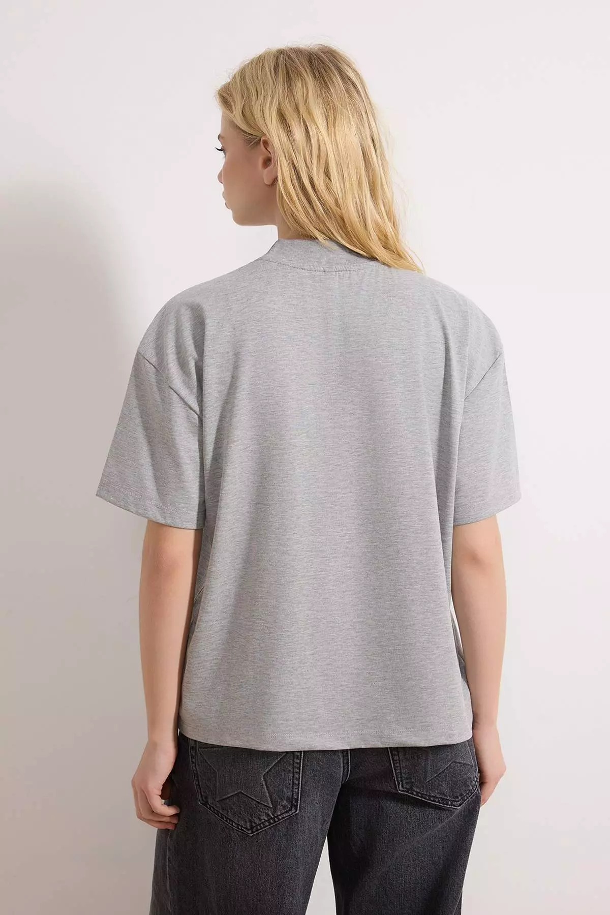 Gray Melange 1% Thick Cotton Mock Neck Quarter Sleeve Knitted T-Shirt Twoss24Ts74