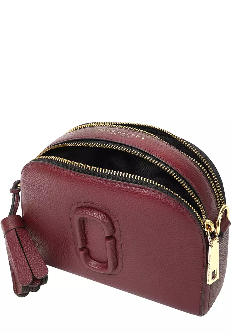 The Shutter Crossbody Bag in Chianti M0015468