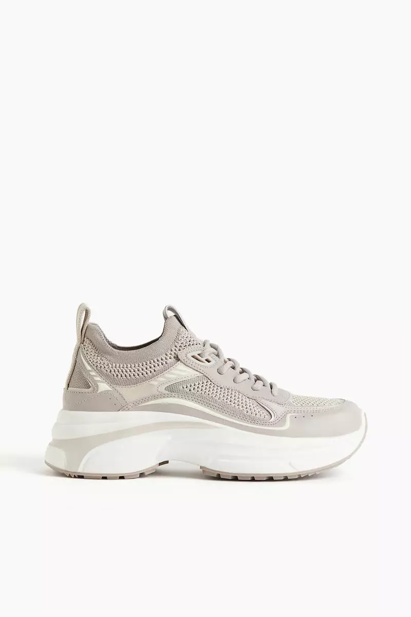 Fully fashioned trainers