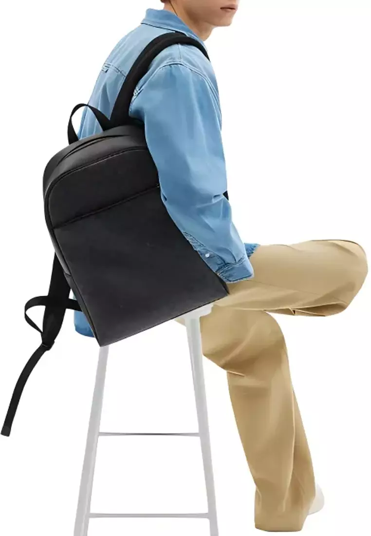 Owen Backpack In Signature Canvas CAJ90