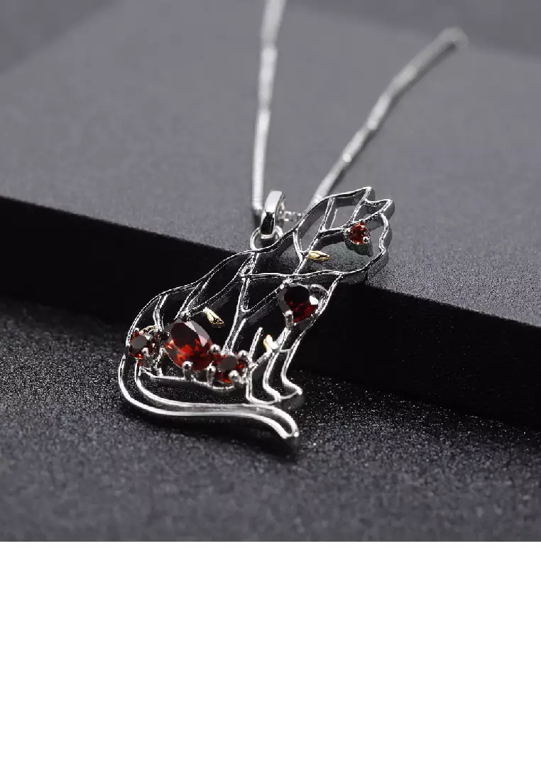 925 Sterling Silver Fashion Cute Hollow Cat Pendant with Garnet and Necklace