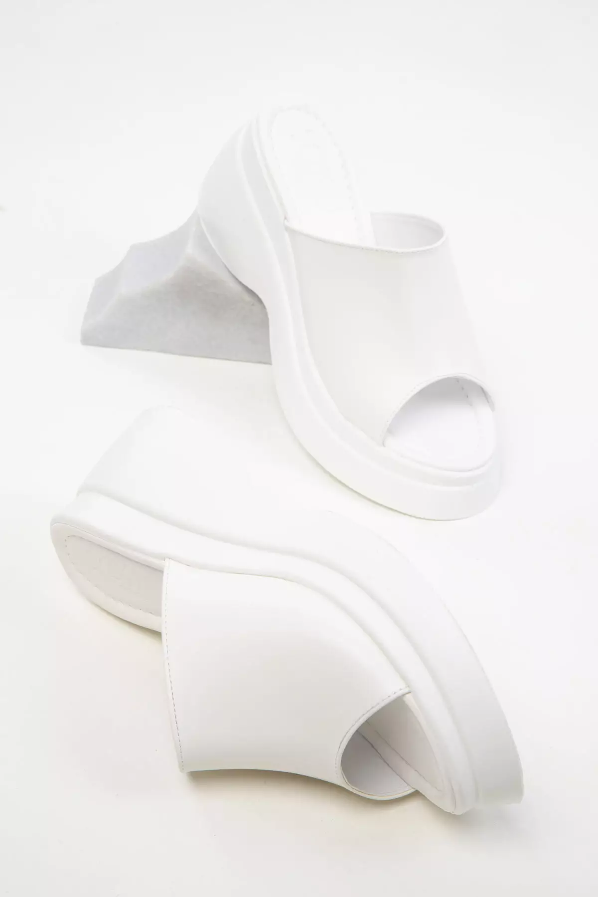 White Women's Slippers 20394