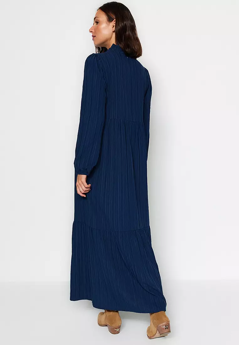 MODEST Crinkled Maxi Dress