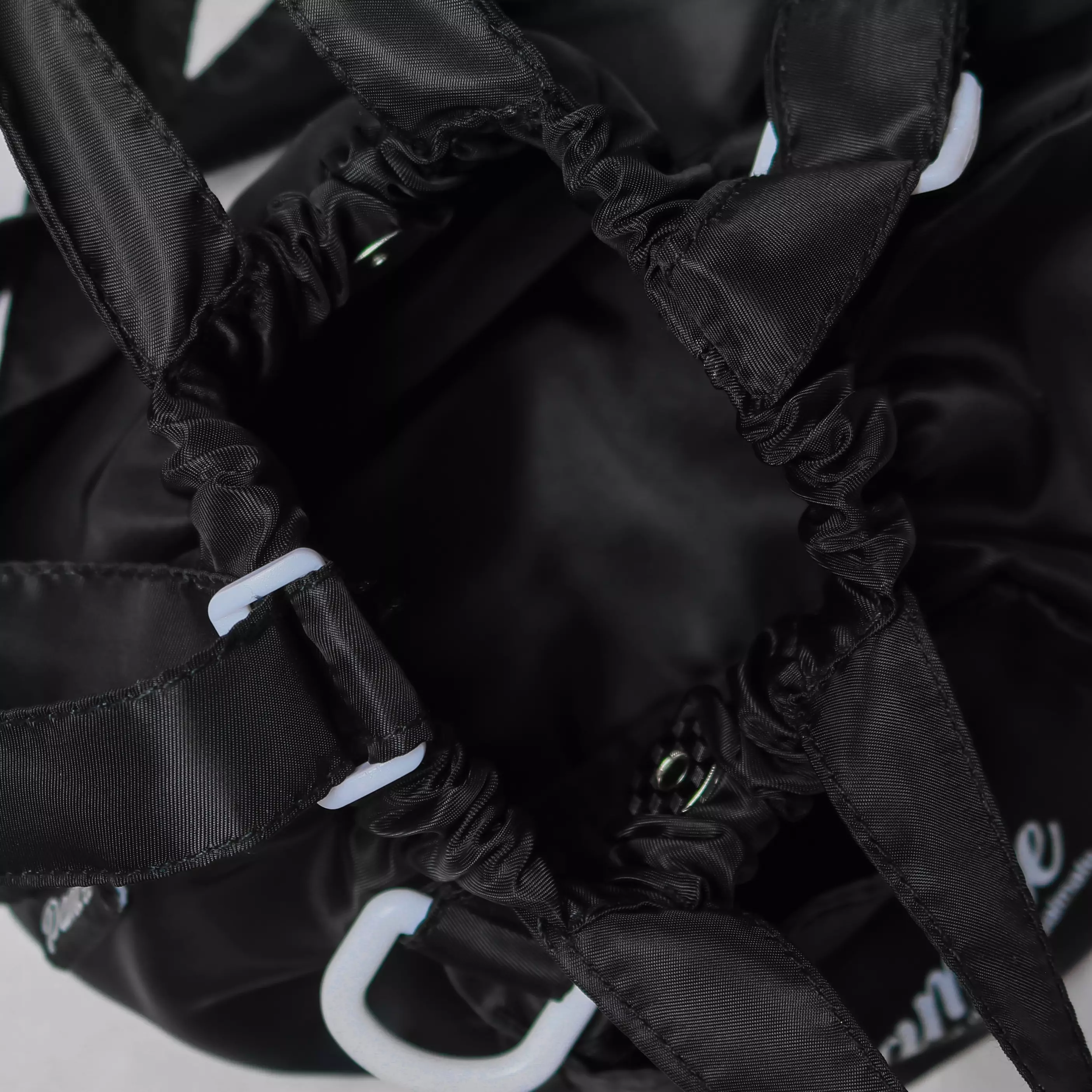 Pamole - Dumpling Bag Tas Tangan Pakai Tali Panjang - Hana Series - Hitam