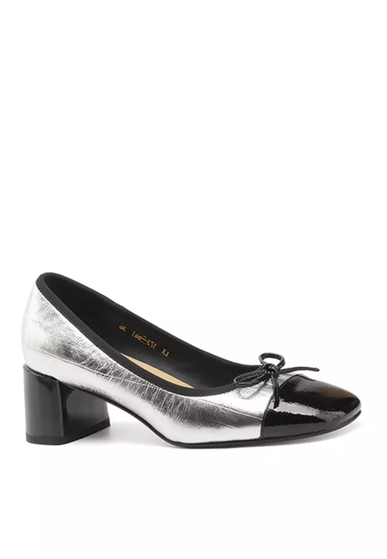 Discount on Twenty Eight Shoes  shoes - SKU: VANSA Color Block Sheepskin Bow Mid Heel Pumps VSW-H-6290