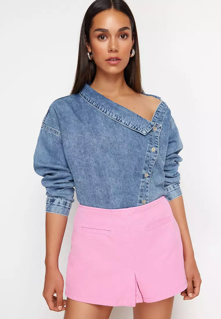 Pink Pocket Detailed High Waist Denim Shorts TWOSS24SR00115