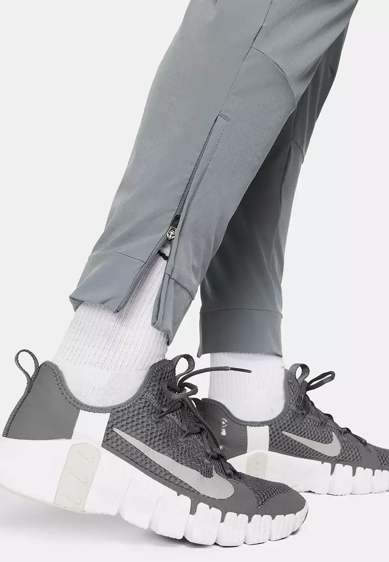 Dri-FIT Unlimited Men's Tapered Leg Versatile Pants
