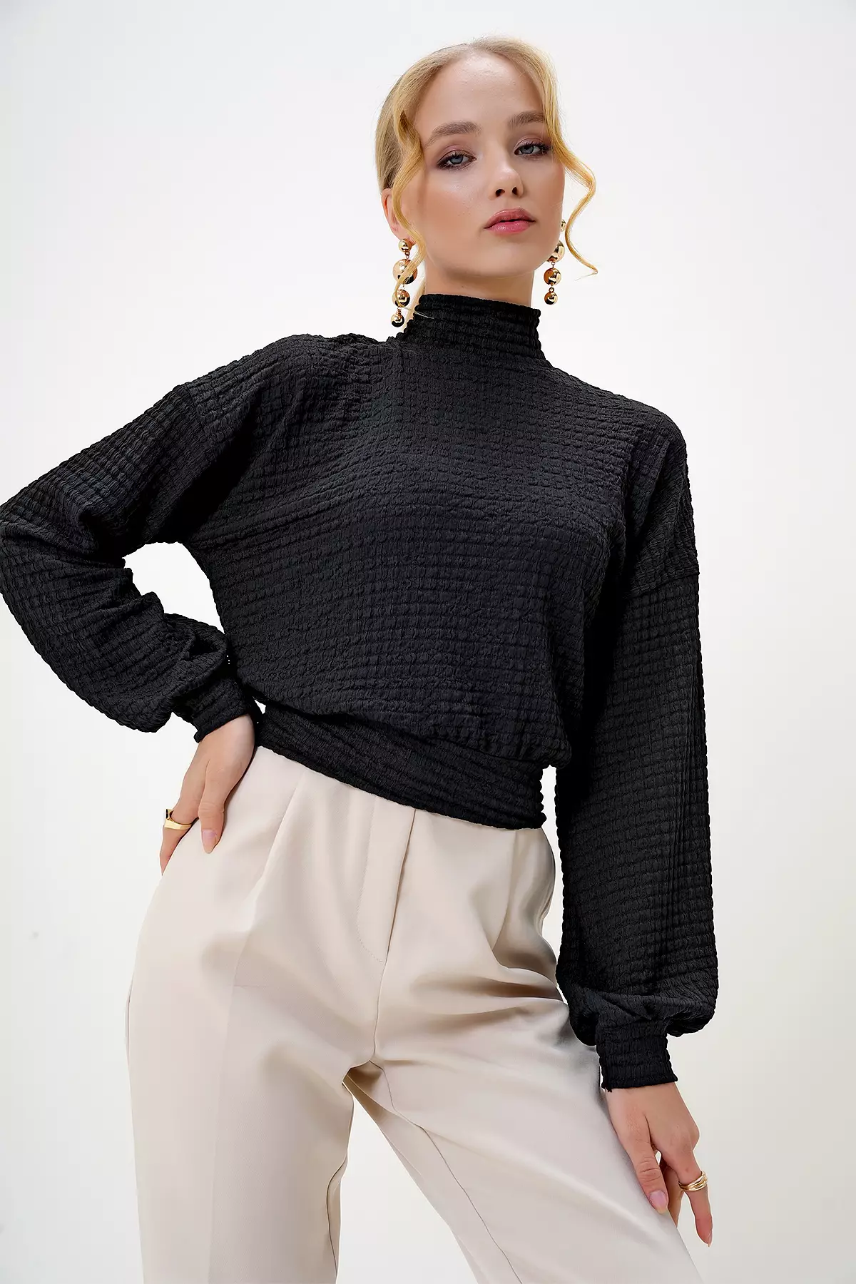 Women's Black Half Turtleneck Seersucker Fabric Crop Blouse Alc-X13124