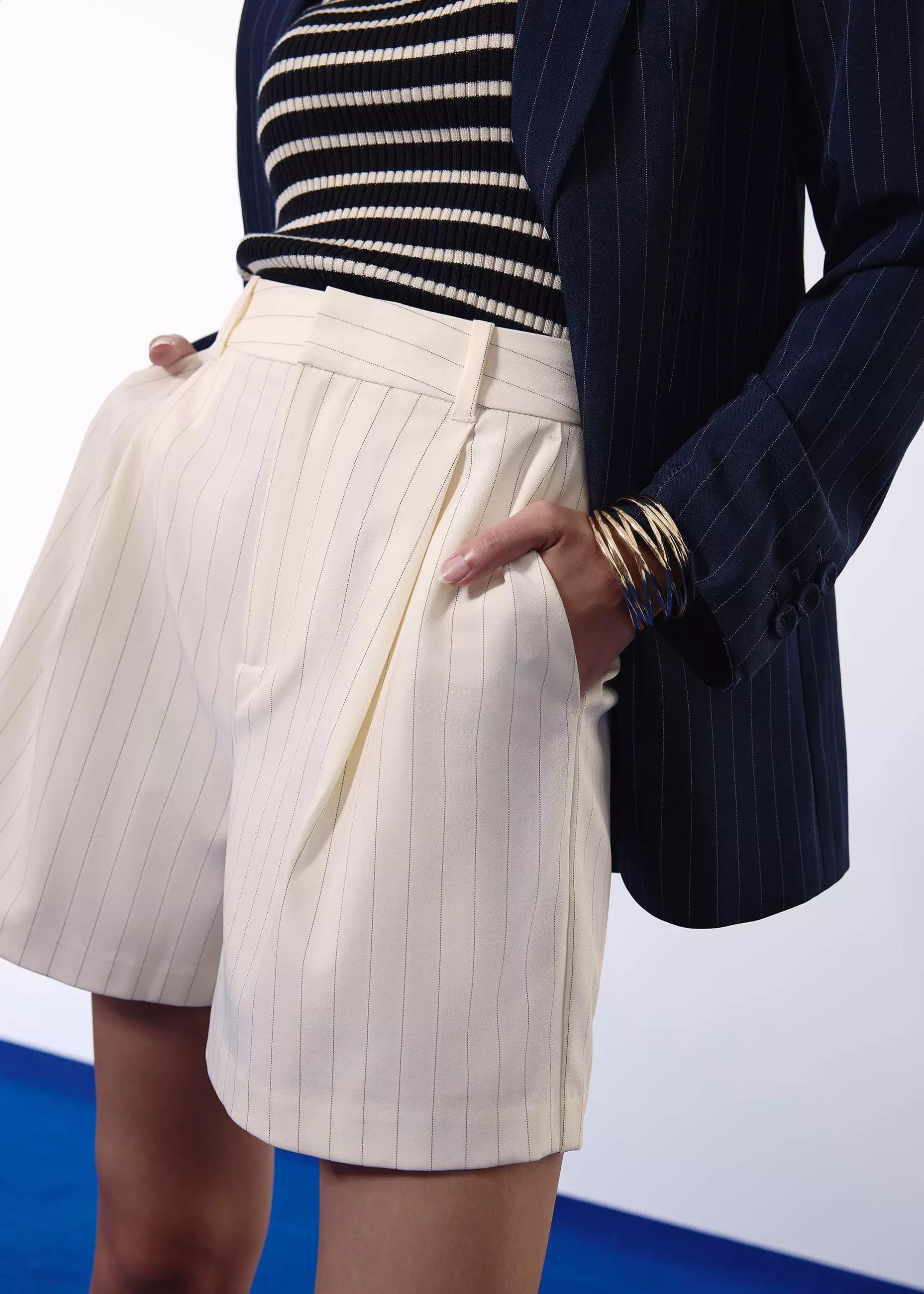 Celana Pendek Wanita - Lei Elastic Tailored Pinstripe Bermuda Shorts