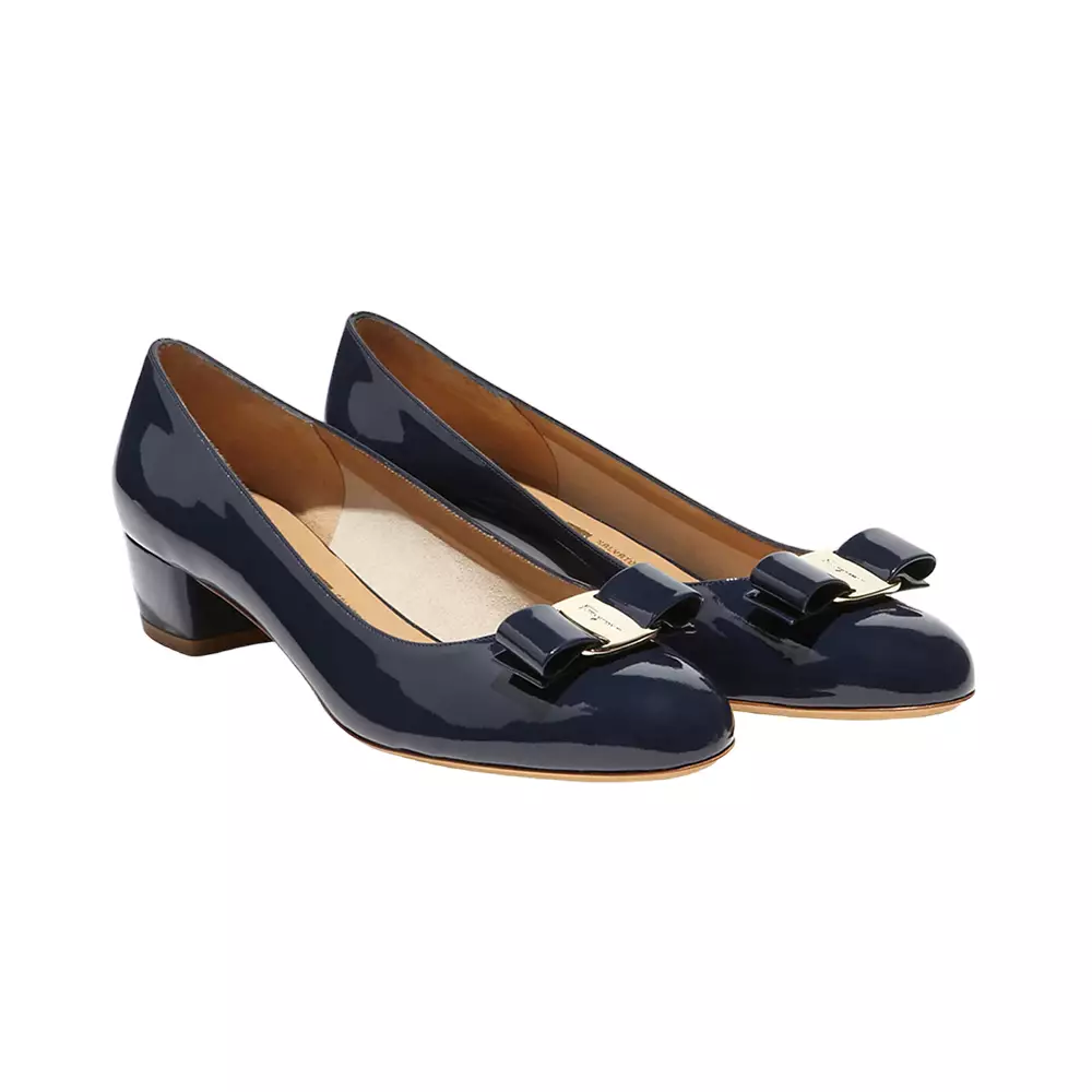 Salvatore ferragamo deals vara bow pumps