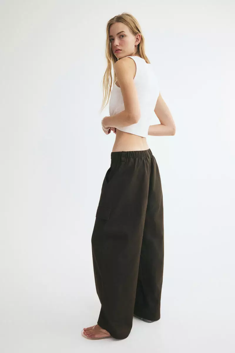 Barrel cargo trousers