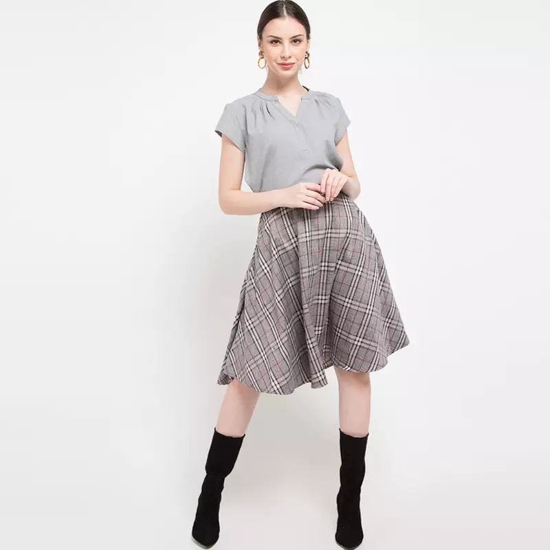 Hally Skirt In Dark Grey Chequered Print