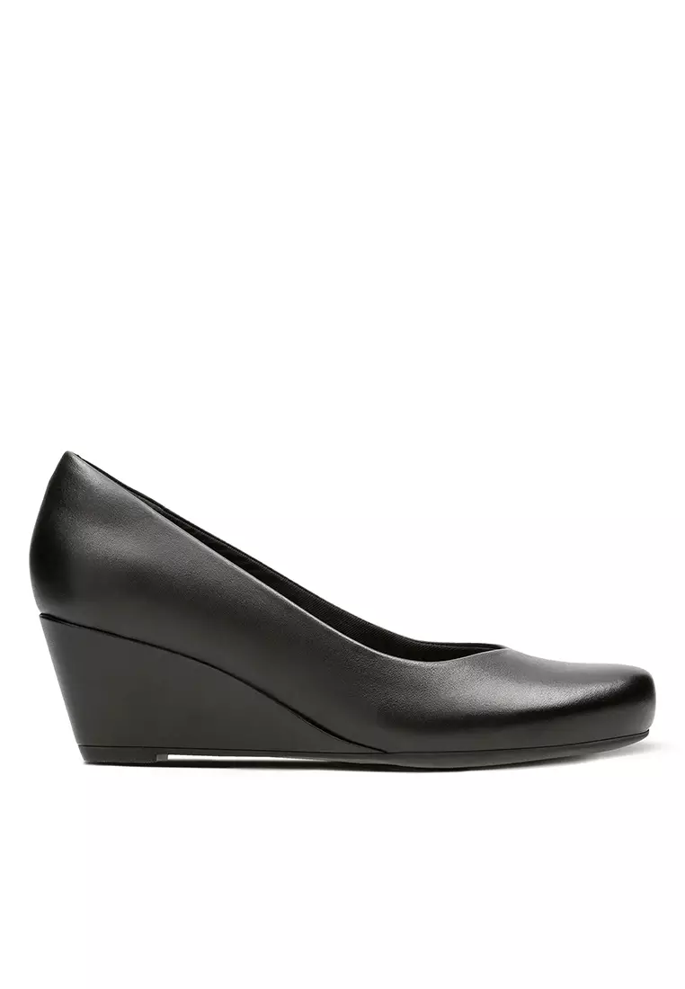 Discount on Clarks  shoes - SKU: Flores Tulip Wedges Black