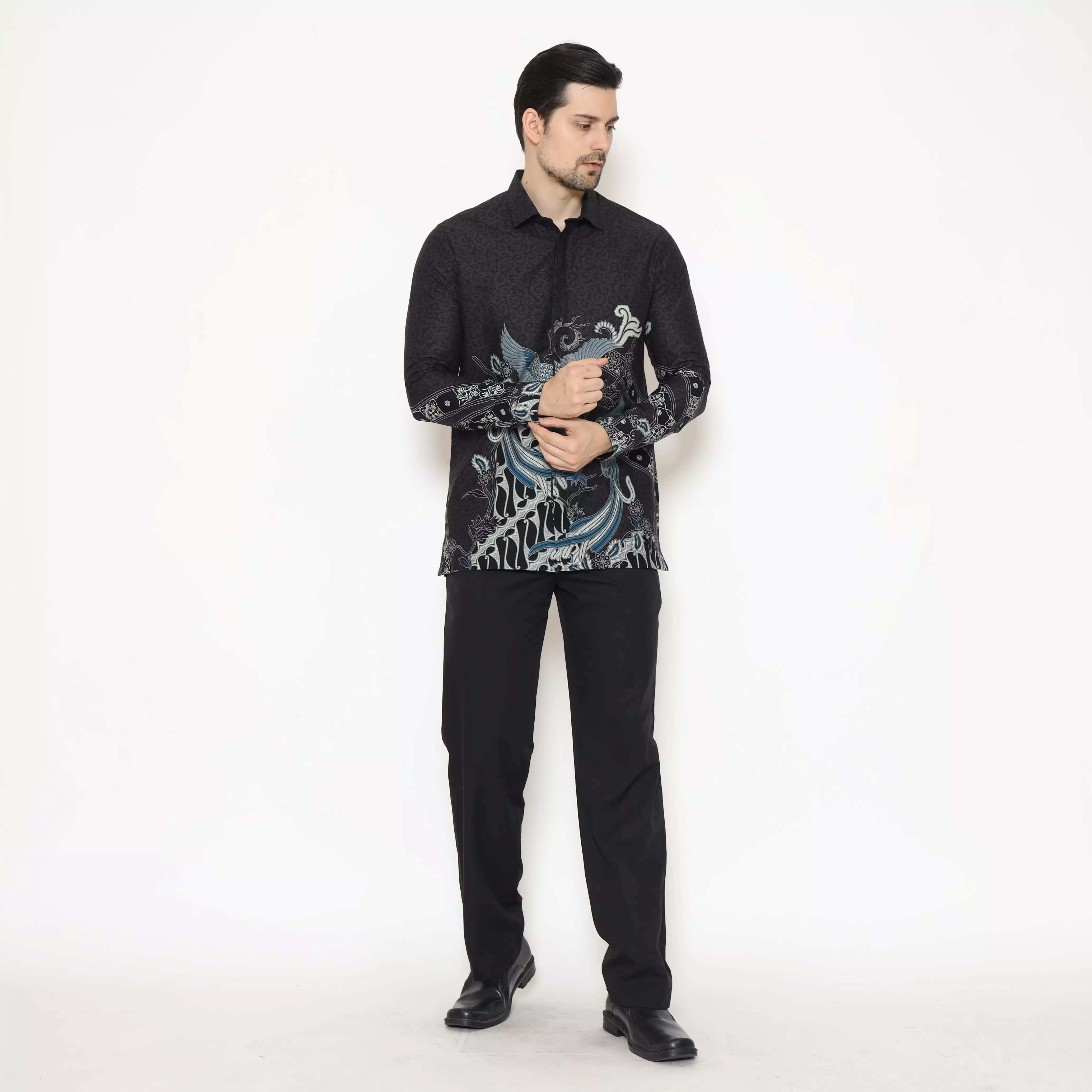 MAGINOT ARYA Batik Pria Slim Fit Lengan Panjang