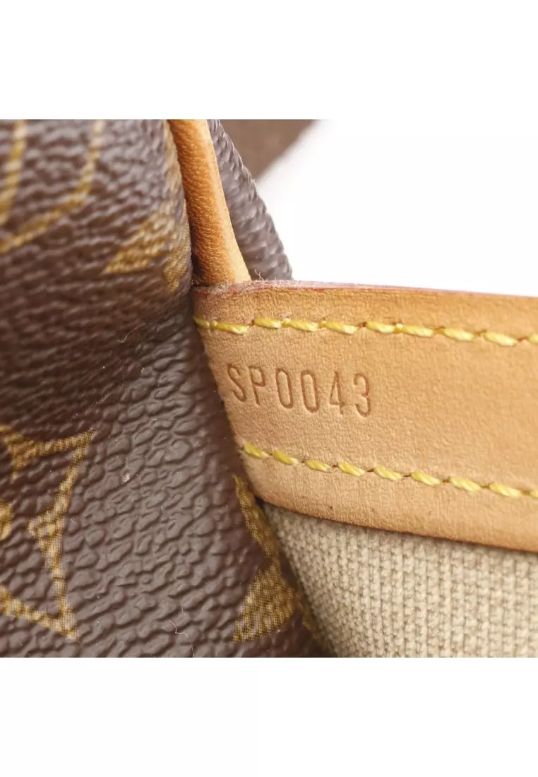 Pre-Loved Louis Vuitton Reporter PM monogram Shoulder bag PVC leather Brown