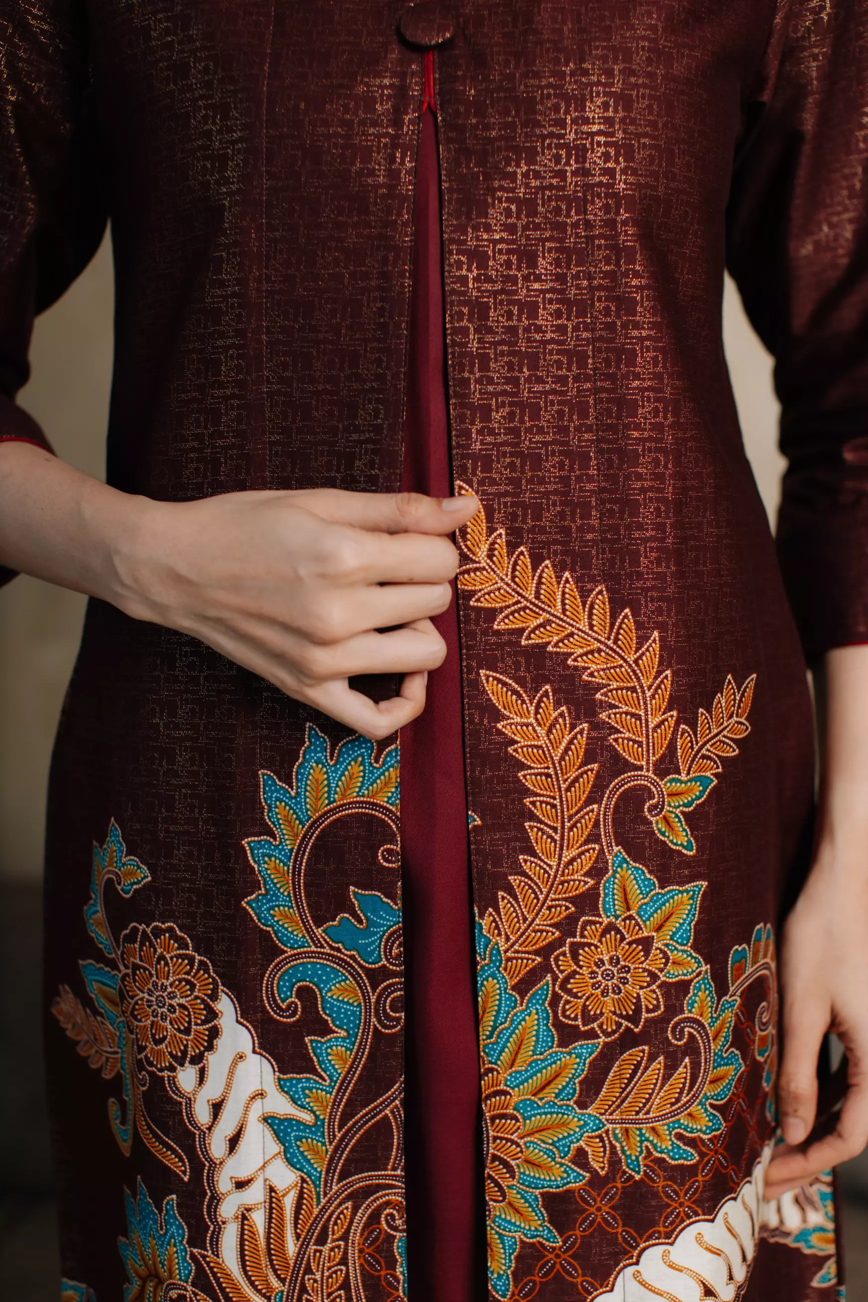 Adyatma Adhiwangsa Maroon Dress Batik Wanita Katun Foil