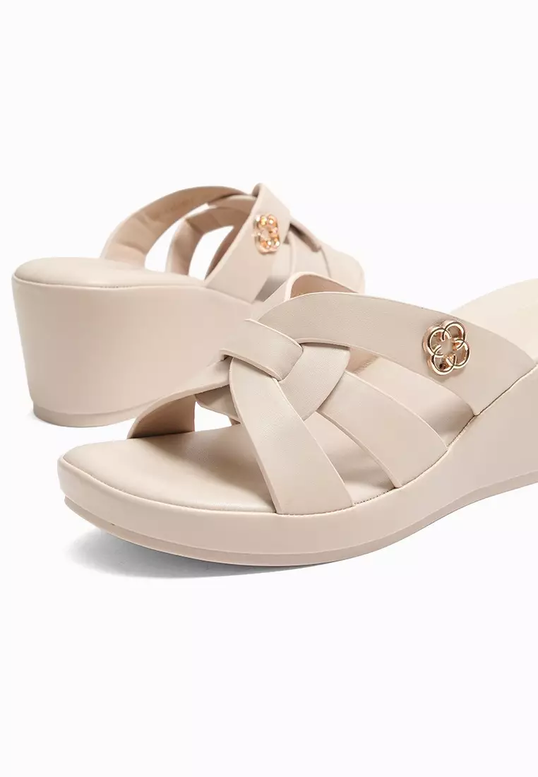 Laramie Wedge Slides