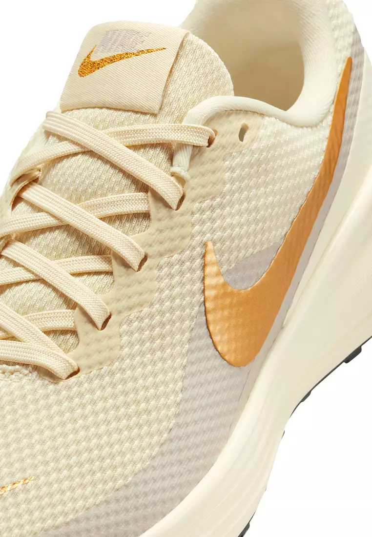 Revolution 8 Road Running Shoes