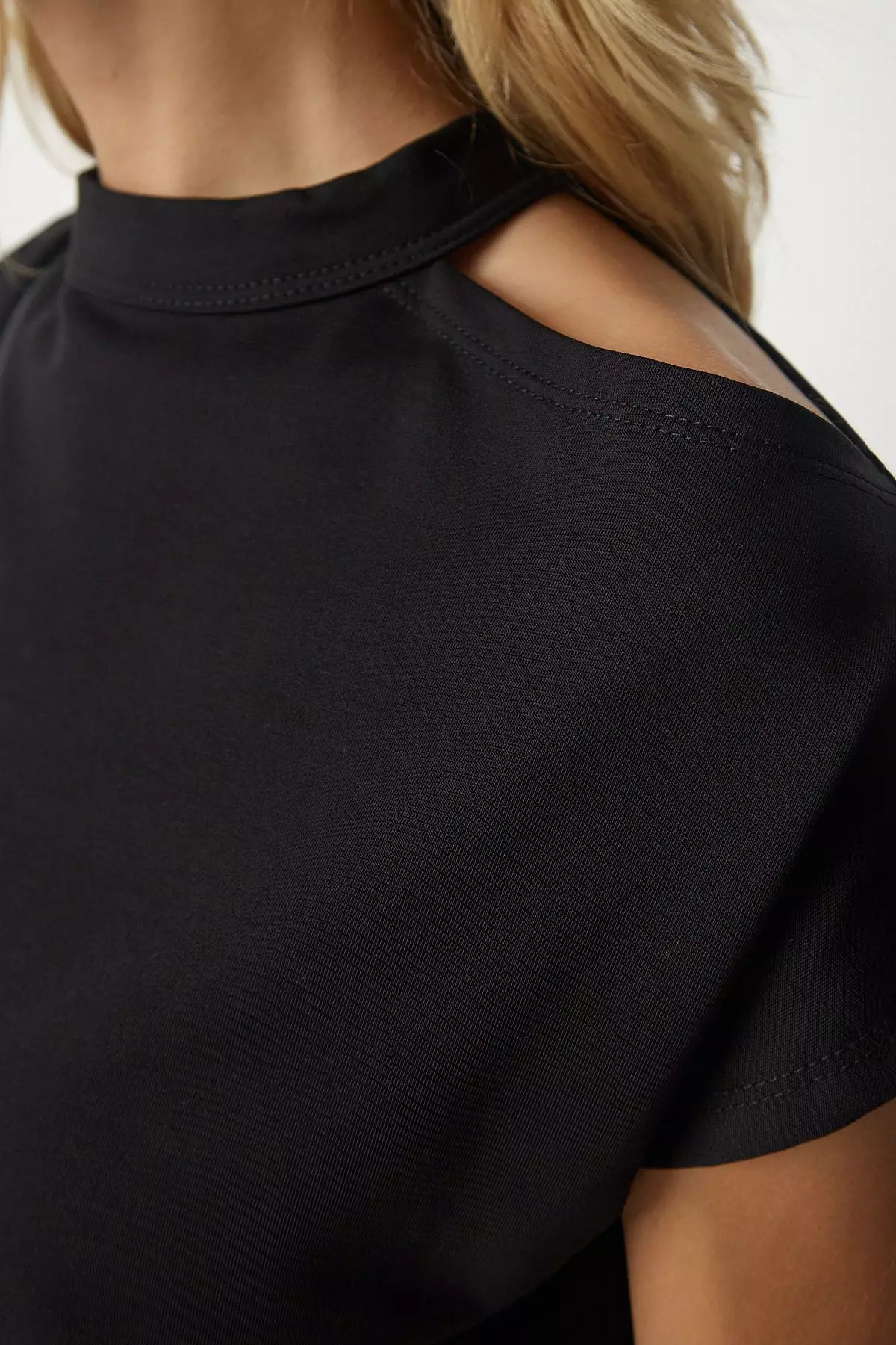 Belted Cold-Shoulder Knitted Dress