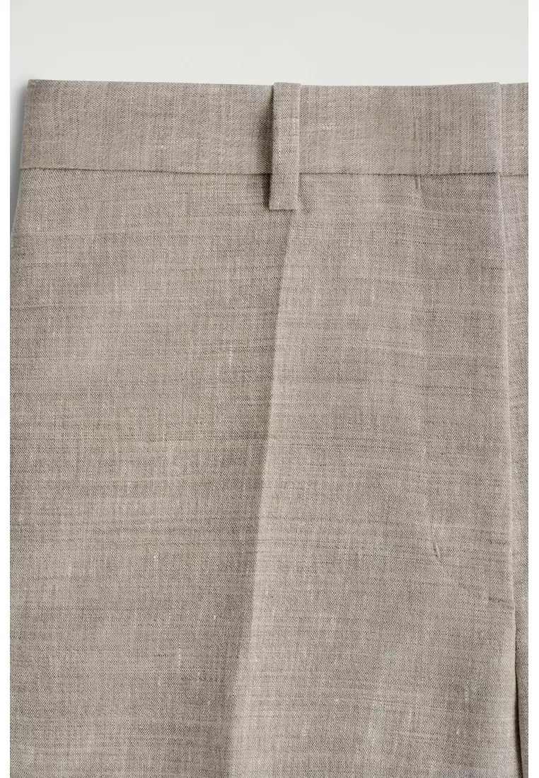 TAILORED LINEN SHORTS