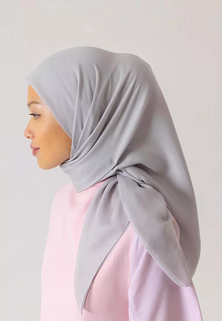 Ria Miranda Light Gray Rarina Scarf