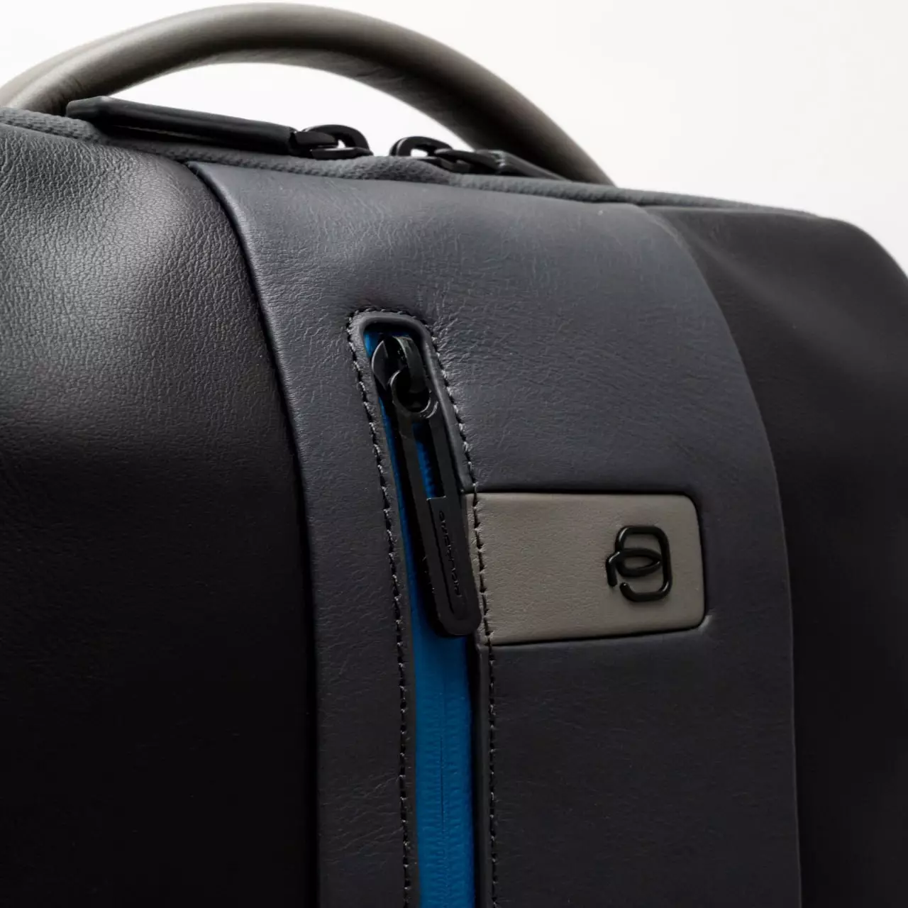 PC and iPad® Backpack with Anti-Theft Cable Urban Black/Grey